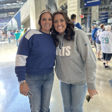 Miranda Wirtz poses with a friend in a photo.